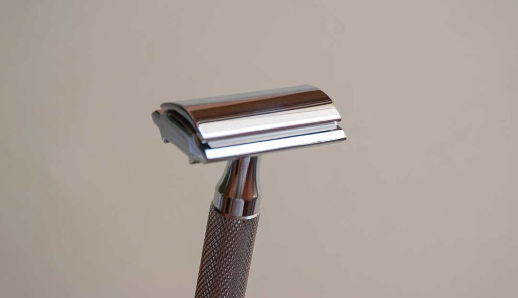 Chrome Finish helps Rockwell 6C razor glide better while shaving